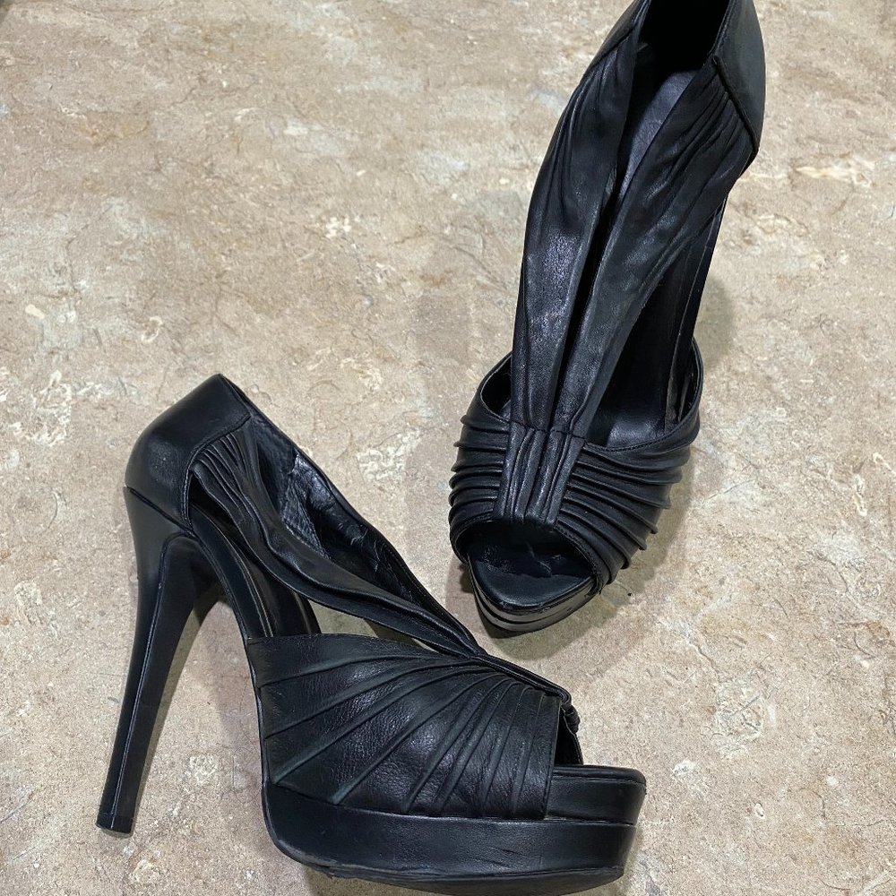 Jessica Simpson Black leather Heels